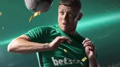 阿森纳下半程惊艳19轮仅失8分，本赛季前8轮已丢9分，差距显著。