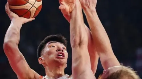 “曼联今夏或放走梅努，传闻报价7000万镑寻新援”